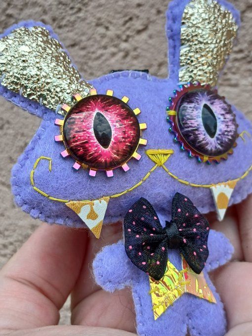 P'tit Totem " Collection Vampires "n°2 Or lilas